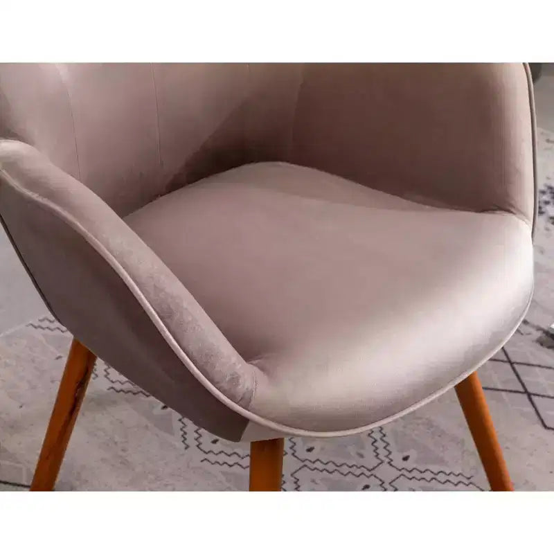 Poltrona a barilotto accentata in velluto color cioccolato con bottoni, Seduta singola