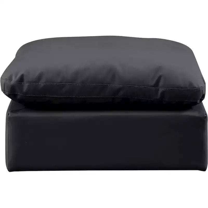 Pouf quadrato in pelle vegana nera, gambe color espresso – Posti a sedere: 1