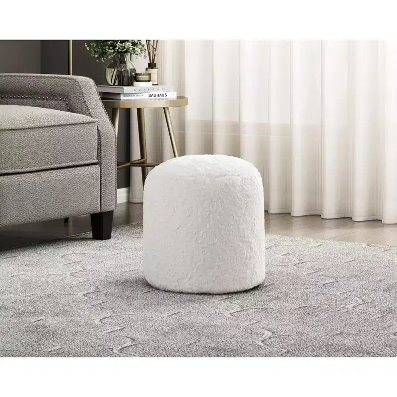 Pouf rotondo in pelliccia sintetica Off-White, 1 persona, 40 cm L x 43 cm H