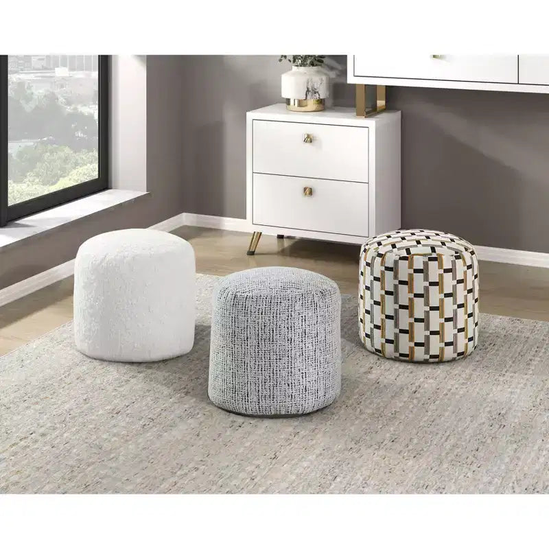 Pouf rotondo in pelliccia sintetica Off-White, 1 persona, 40 cm L x 43 cm H